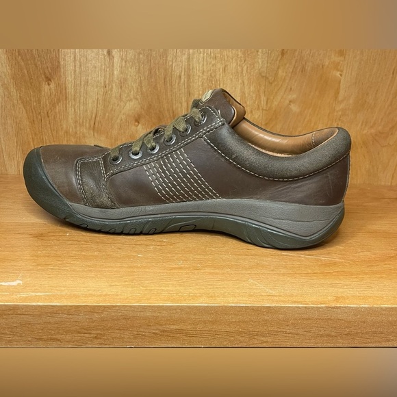 Keen Brown Lace Up Boots with Durable Leather - Picture 2 of 7